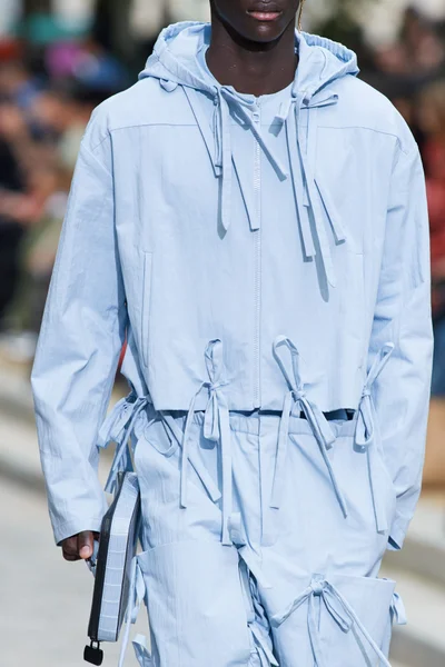 Look 40